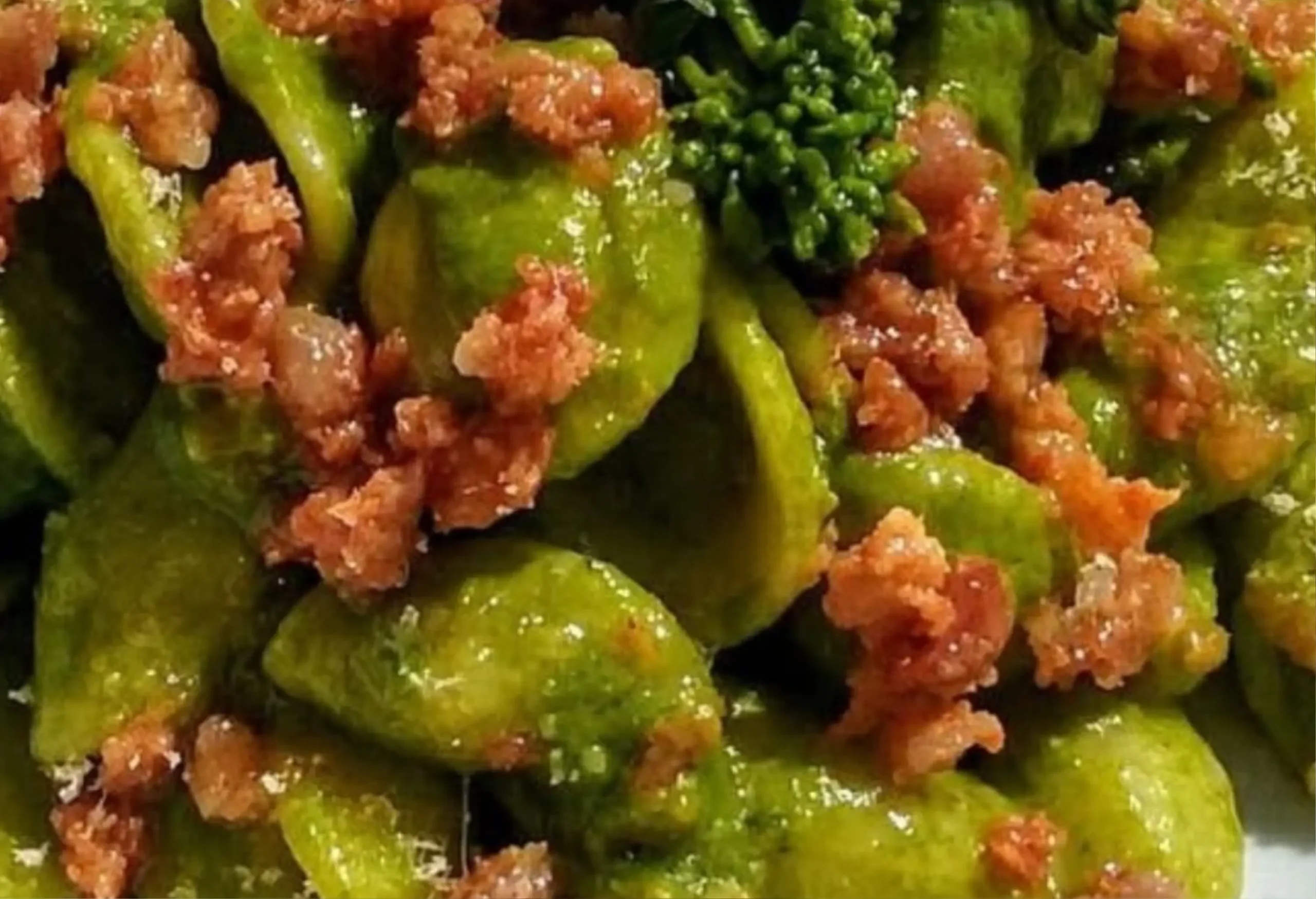 Orecchiette con crema di cime di rapa e salsiccia sbriciolata