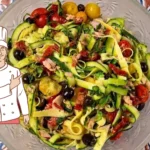Insalatona di Zucchine Marinate con Tonno, Pomodorini e Olive